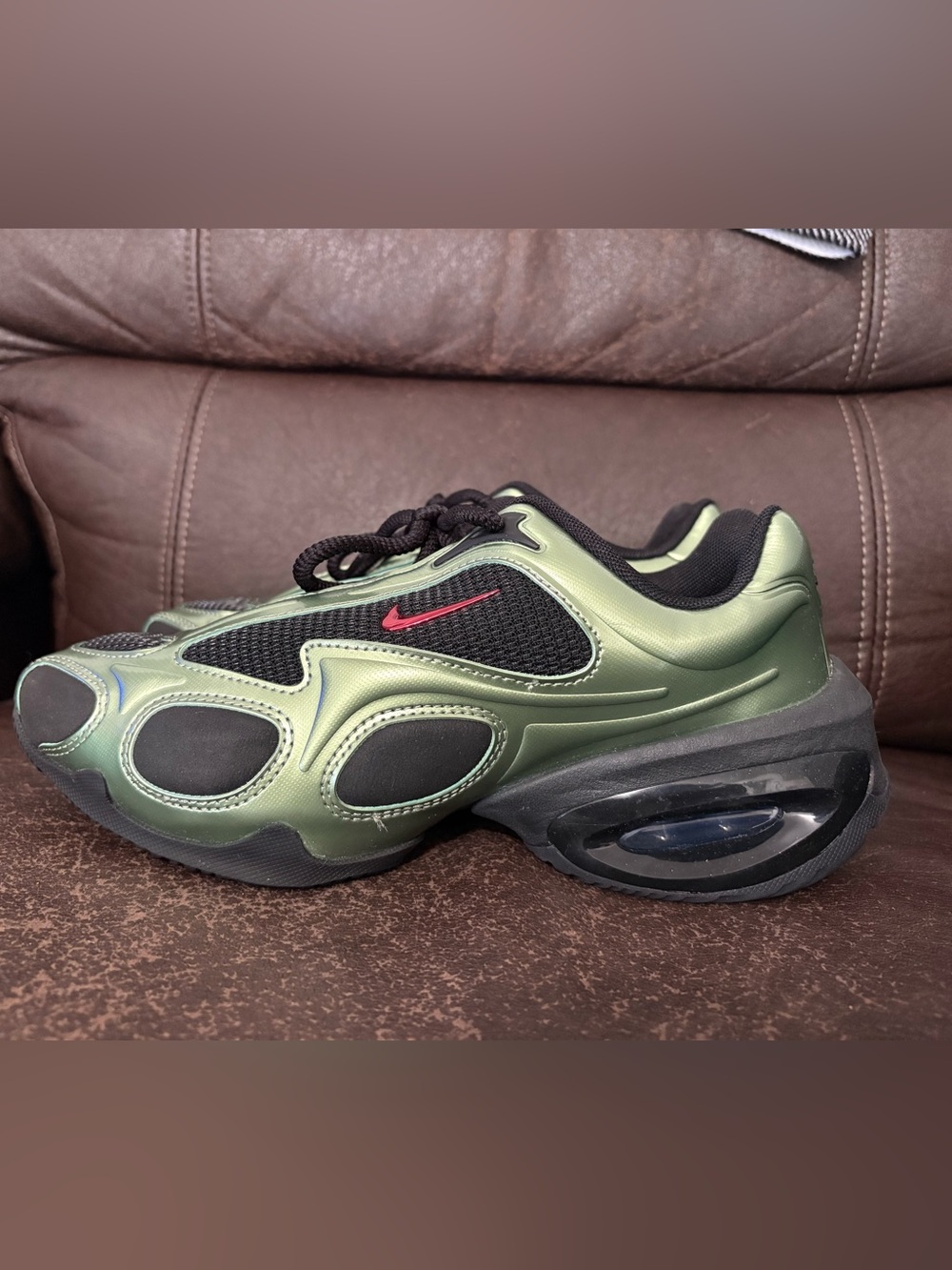 Nike airmax Muse Green & Black Womens 6.5 brand new no box lid.